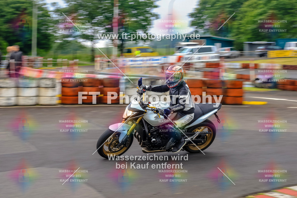 OBK-5451 | Hier findet Ihr Bilder von Touristenfahrten auf der Nürburgring Nordschleife oder von anderen Veranstaltungen die ich besucht habe. Viel Spass beim Durch Schauen 