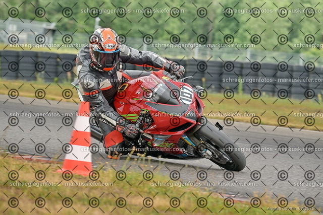25bt05-0932 | markuskiefer.com - Realisiert mit Pictrs.com