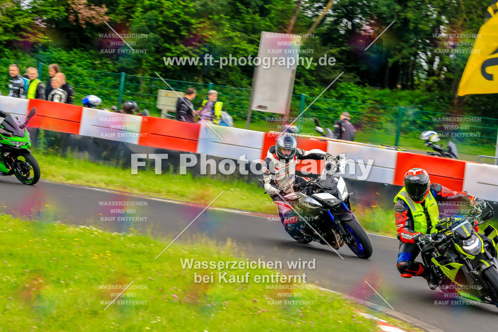 VBK-7512 | Hier findet Ihr Bilder von Touristenfahrten auf der Nürburgring Nordschleife oder von anderen Veranstaltungen die ich besucht habe. Viel Spass beim Durch Schauen 