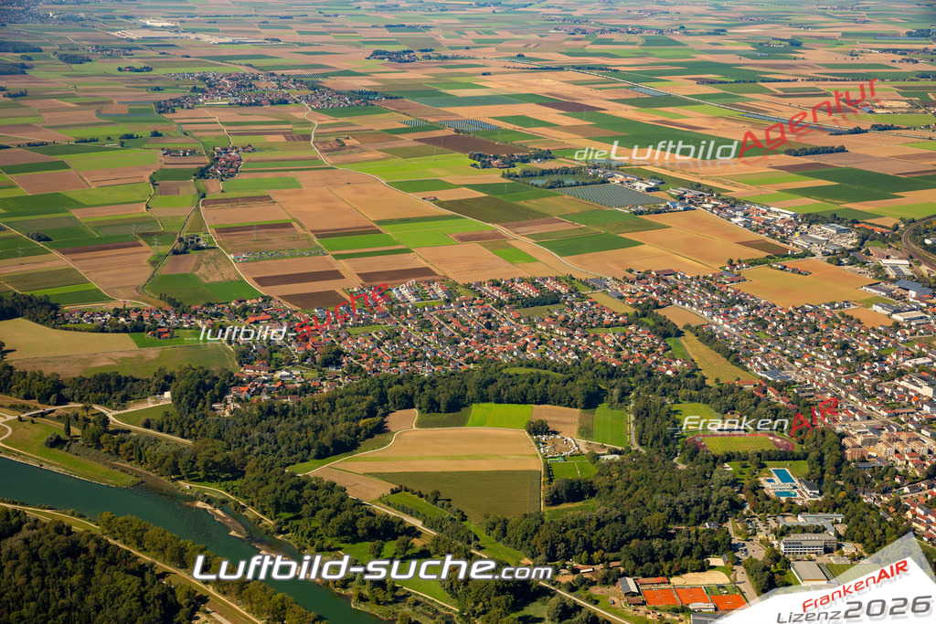 Das Luftbild zeigt : Pielweichs Neubaugebiet Bauplatz Plattling - Die Luftaufnahme wurde 2023 vom UL-Flugzeug aus erstellt ( keine Drohne ) - Hochauflösende Luftaufnahme - Für grossformatige Ausdrucke geeignet. Die Geschenkidee !Mit Lizenz und Bildrechte bestellbar