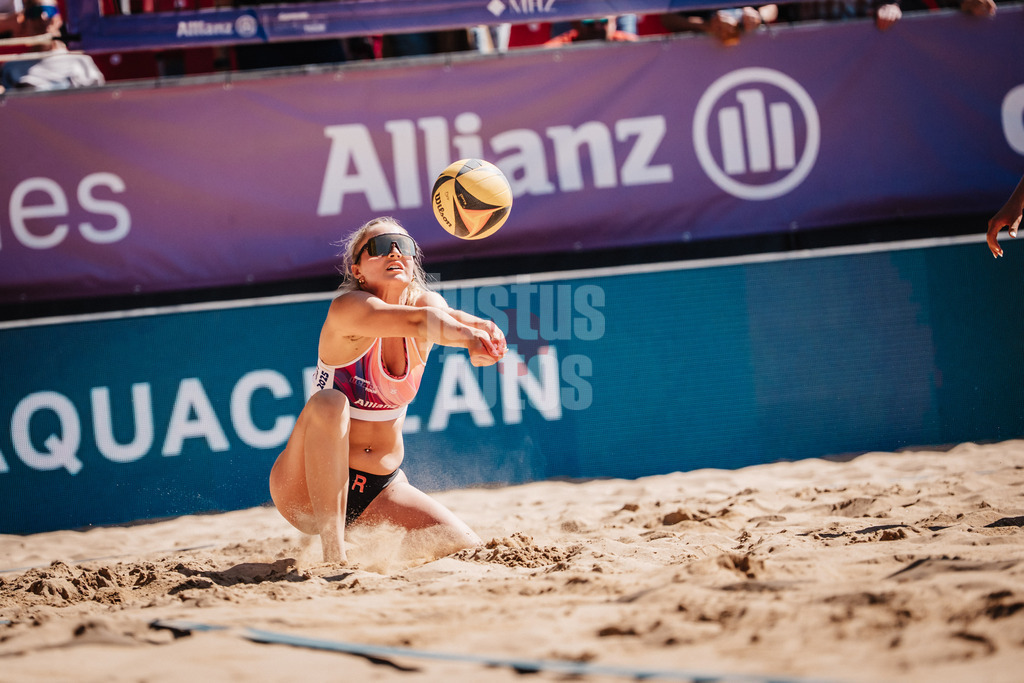 Beachvolleyball | Frauen | Allianz German Beach Tour 2025 | Tourstop Düsseldorf | 16.05.2025 | Anna-Chiara Reformat nimmt den Ball an