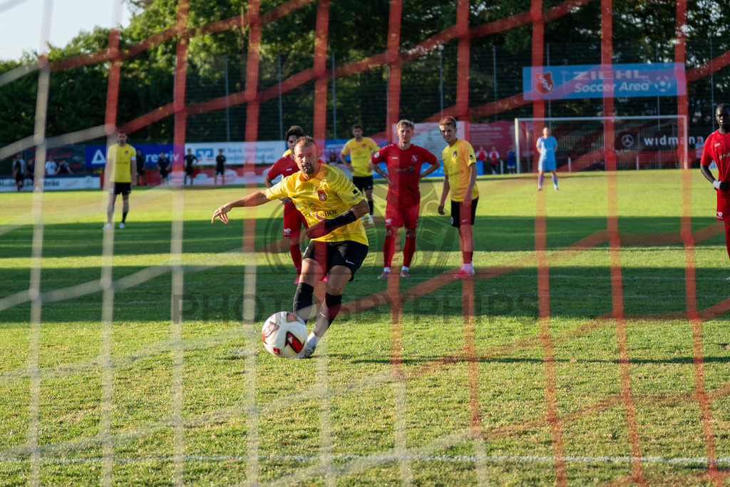 SSV Schwäbisch Hall vs. SG Sonnenhof Großaspach, Fussball, WFV-Pokal, 3. Runde, 11.08.2026 | Fabian Eisele (SG Sonnenhof Großaspach, #23) erzielt das 0:3 durch einen Handelfmeter,SSV Schwäbisch Hall vs. SG Sonnenhof Großaspach, Fussball, WFV-Pokal, 3. Runde, 11.08.2026
