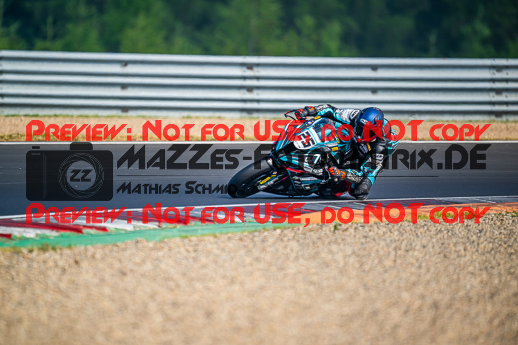 MaZZes_FotoMatrix_220626_6631 | PROSUPERSTOCK