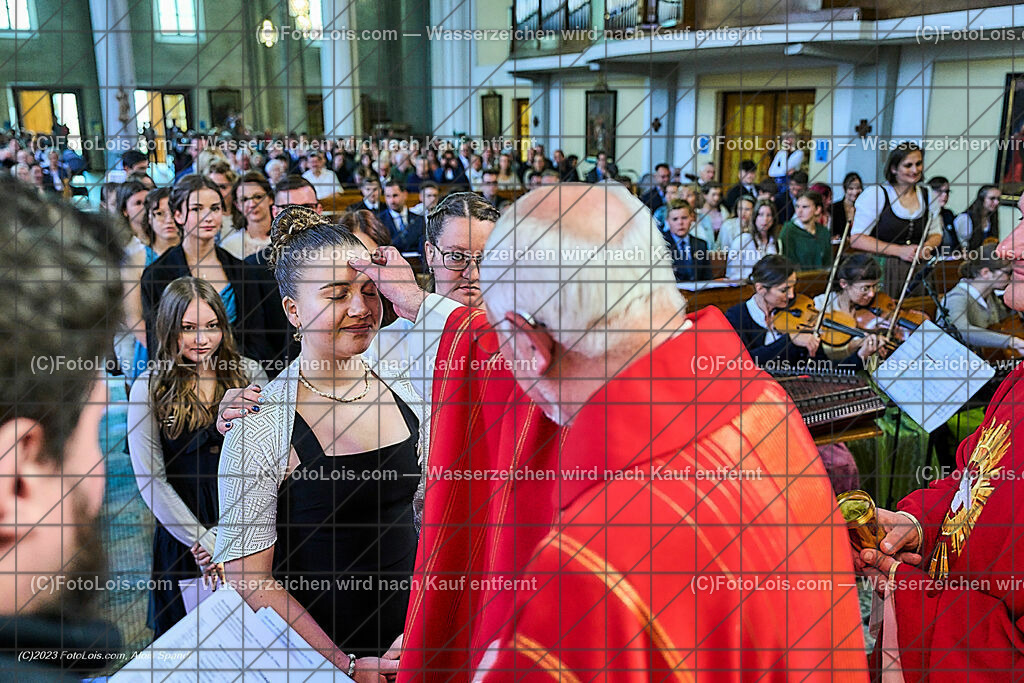 ALP2491_Pfarrfirmung Wieselburg_Sakrament der Firmung | (C)FotoLois.com, Alois Spandl, Pfarrfirmung in Wieselburg mit Firmspender Eduard Gruber (ehemaliger Generalvikar der Diözese St. Pölten), Sa 3. Juni 2023.