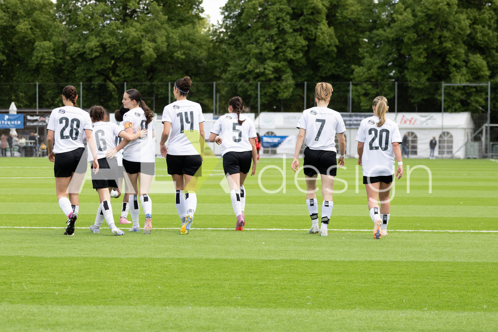 Fußball I Frauen I Saison 2025-2026 I Frauen 3. Liga | FVRZ Gruppe 2 | 18. Spieltag I Spielvereinigung Schaffhausen Damen 1 - Team Furttal Zürich I 17.05.2026 | Hochwertige Sportfotos kaufen & lizenzieren für Medien, Vereine, Agenturen & Sportler:innen. Entdecke professionelle Sportfotografie im Bildshop von Alexander Franzen. - Realisiert mit Pictrs.com