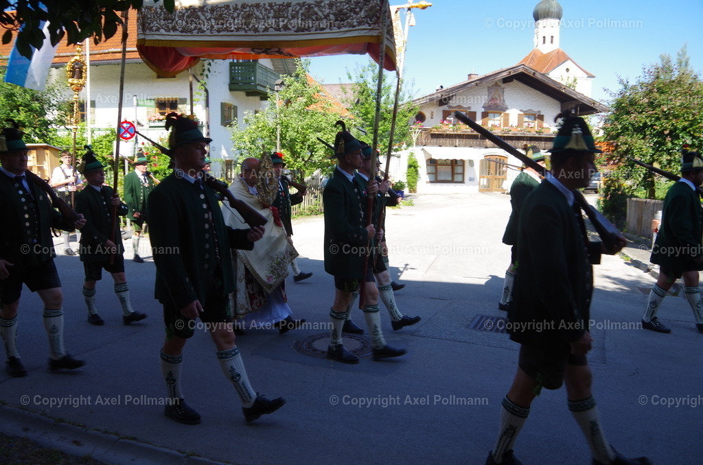 IMGP5300 | fotografiert von Axel PollmannLeonhardi Wallfahrt Benediktbeuern und Murnau, Fronleichnam, Fasching, Landschaft im Loisachtal und Benediktbeuern  - Realisiert mit Pictrs.com