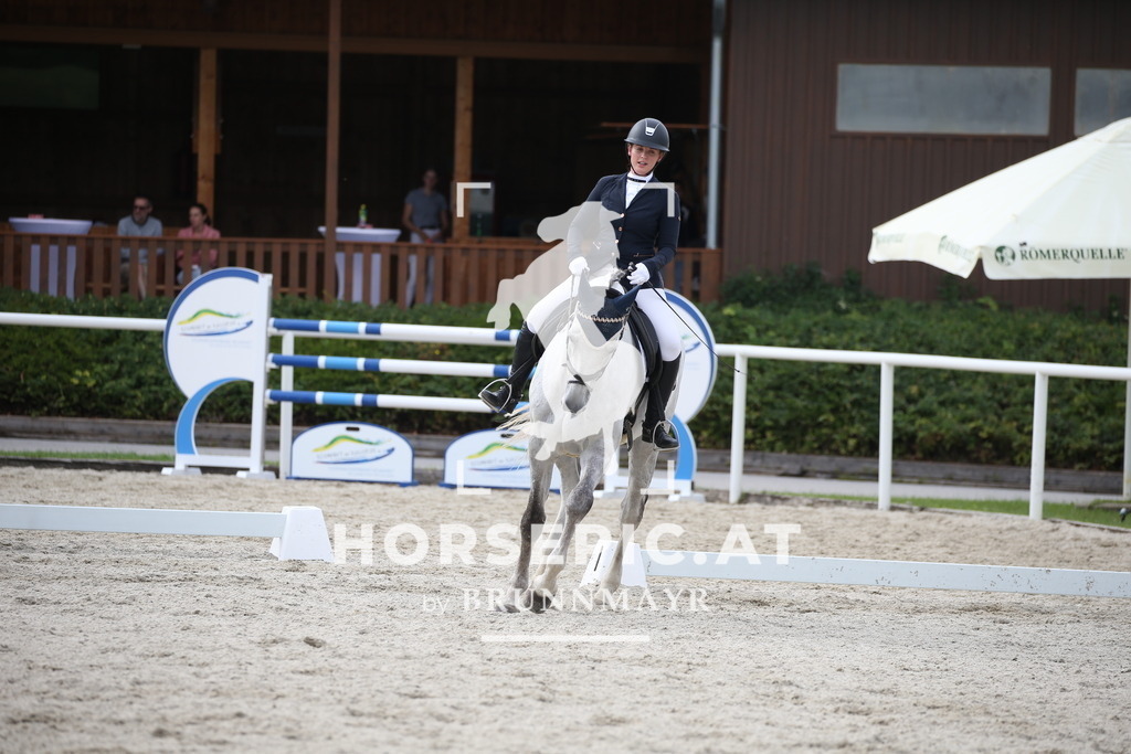 DL2Q4453 | Willkommen bei Brunnmayr - Design & Fotografie – Ihrem Spezialisten für Reitturniere und Pferdeveranstaltungen in Oberösterreich, Salzburg und Bayern! Seit über 17 Jahren sind wir leidenschaftlich dabei.