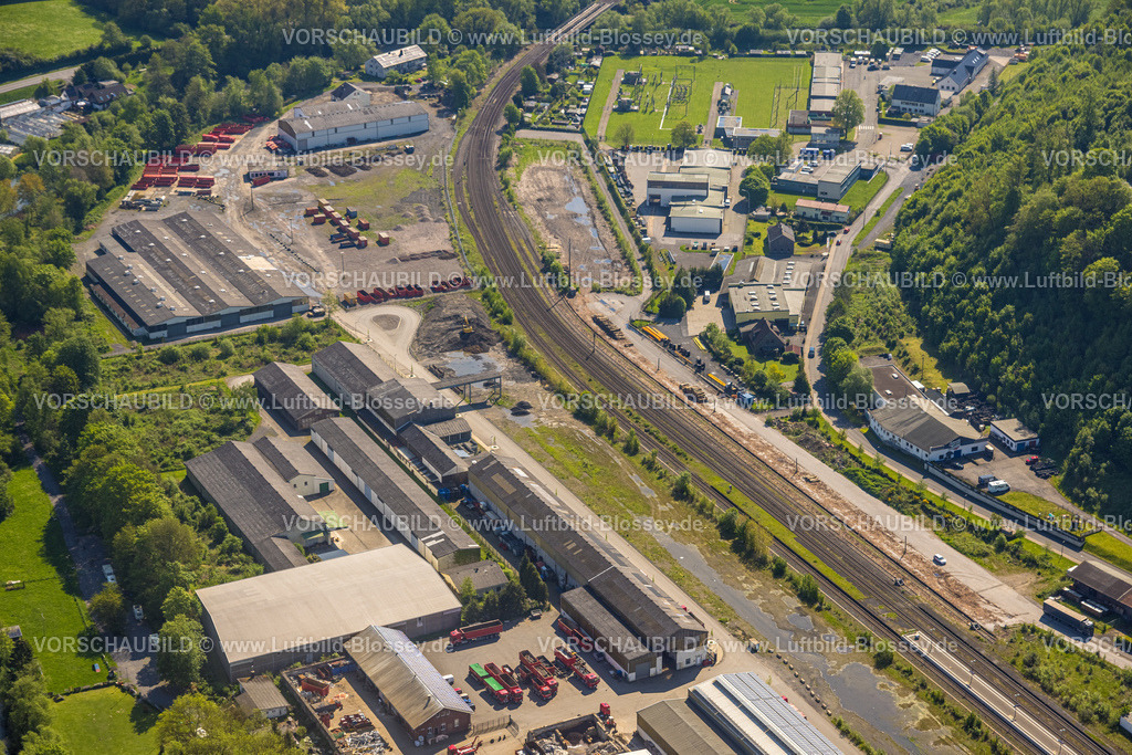 Arnsberg230500470 | Luftbild, Gewerbegebiet Zu den Werkstätten, Arnsberg, Sauerland, Nordrhein-Westfalen, Deutschland