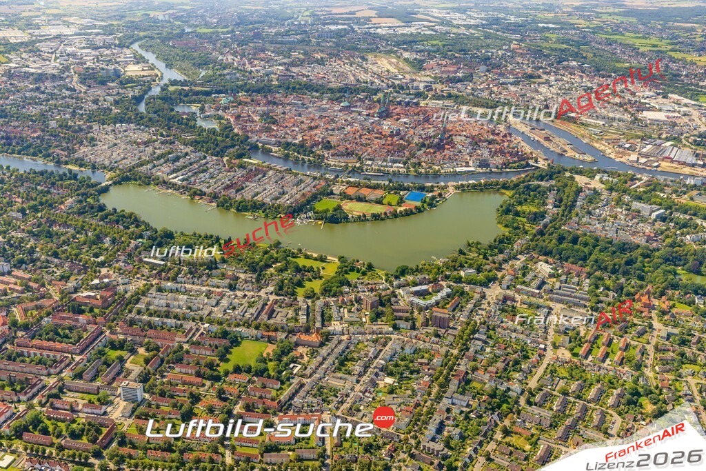 Luftaufnahme Marli Lübeck - Die Luftaufnahme wurde 2025 vom UL-Flugzeug heraus erstellt ( ohne Drohne ) - Hochauflösende Luftaufnahme - für professionelle Ausdrucke geeignet. Die Geschenkidee !Mit Lizenz und Bildrechte bestellbar