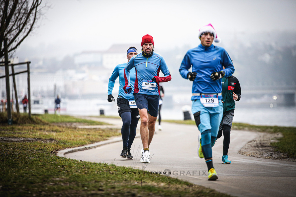 ..... | Linz, AUSTRIA,14. Dezember 25, ALOHA WINTERLAUF DEZEMBER 25 , Image shows: Photo: WAPICS / Andreas Willdoner