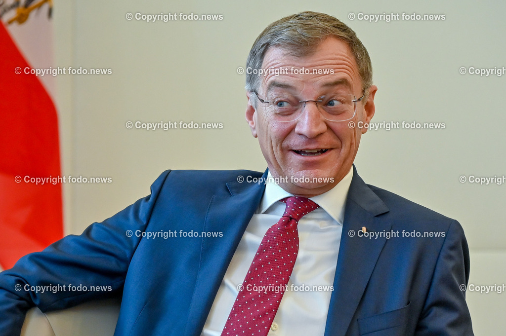 LH Thomas Stelzer (VP)_ 29.12.2022-2 | 29.12.2022, Landhaus Linz, AUT, LH Thomas Stelzer (VP), im Bild LH Thomas Stelzer (VP, Landeshauptmann Oberoesterreich)