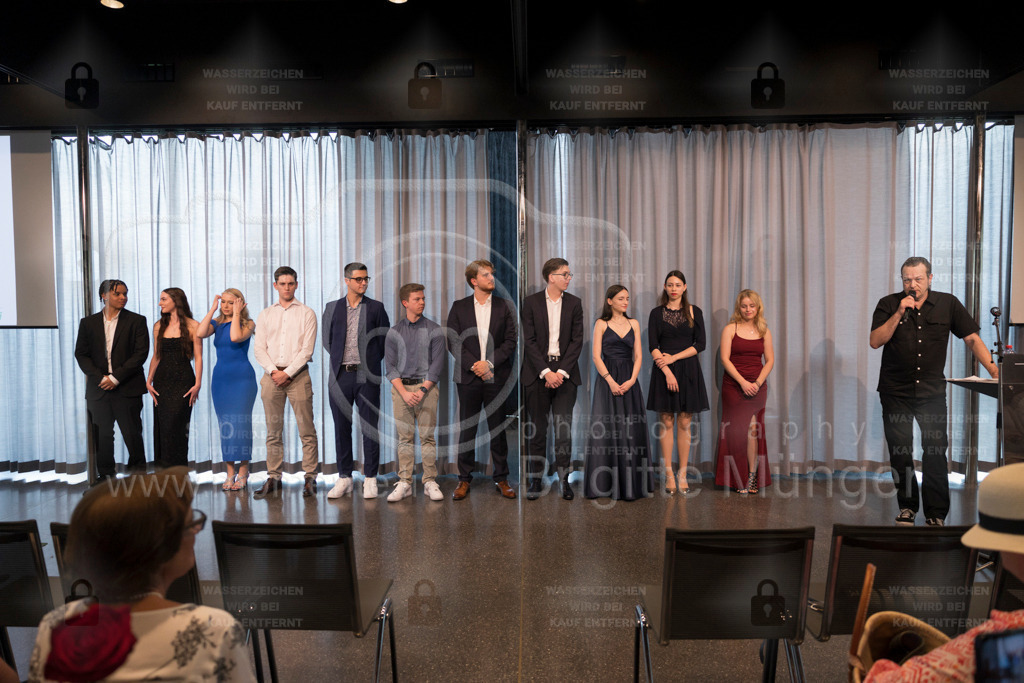 FeusiDiplomfeier_R6OO2993 | Brigitte Münger / bmsportphotography - Realisiert mit Pictrs.com