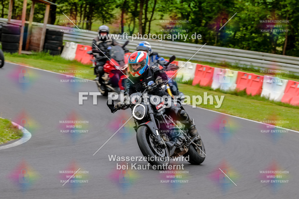 MotoTeamVBK-20325 | Hier findet Ihr Bilder von Touristenfahrten auf der Nürburgring Nordschleife oder von anderen Veranstaltungen die ich besucht habe. Viel Spass beim Durch Schauen 