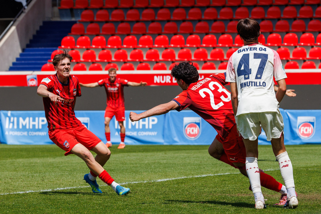 20260503-U19_FCH-LEV_102 | 1.FC Heidenheim 1846 vs. Bayer 04 Leverkusen, Fußball, U19, A-Junioren, NWL, U19-DFB-Nachwuchsliga, 2025/2026, Achtelfinale, 03.05.2026 in Heidenheim, Voith Arena(Foto: Michael Bulling) - Realisiert mit Pictrs.com