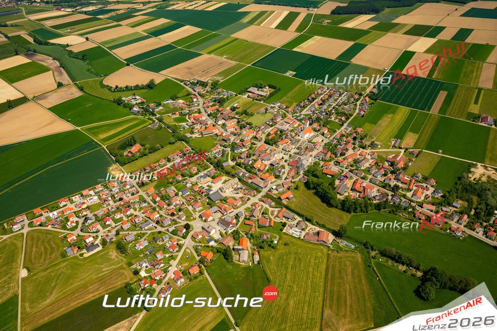 Das Luftbild zeigt Unterkammlach Kammlach - Die Luftaufnahme wurde 2023 vom UL-Flugzeug aus erstellt ( keine Drohne ) - Hochauflösende Luftaufnahme - Für grossformatige Ausdrucke geeignet. Die Geschenkidee !Mit Lizenz und Bildrechte bestellbar