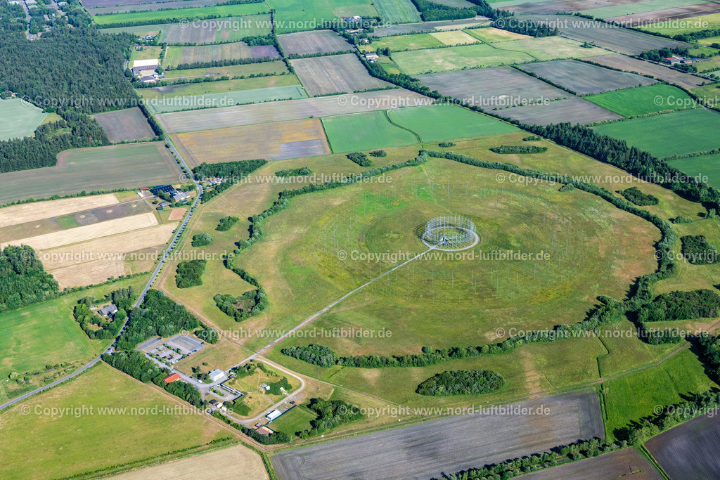 Bramstedt Aufklärungsstellung_ELS_7699100623 | BRAMSTEDTLUND 10.06.2023 Gelände der Erdfunkstelle Aufklärungsstellung Bramstedtlund - Antennenarray "Kastagnette" des Bataillons Elektronische Kampfführung 911 ( EloKaBtl 911) in Bramstedtlund im Bundesland Schleswig-Holstein, Deutschland. Nur für redaktionelle Nutzung freigegeben ! // Site of the earth station Aufklaerungsstellung Bramstedtlund - Antennenarray "Kastagnette" in Bramstedtlund in the state Schleswig-Holstein, Germany. Editorial use only ! Foto: Martin Elsen