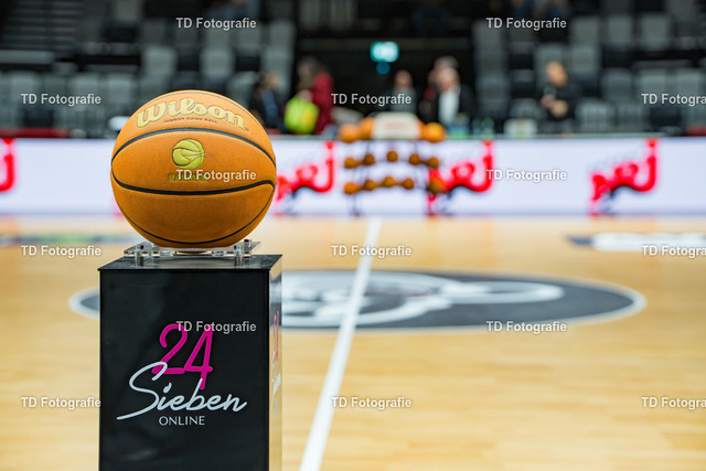 nbg_falcons-03697 | Fotogalerie von Thomas Dettweiler mit Eventbildern und lizenzfreien Fotos. Perfekt als Wandbild, für Büro, Website oder private Nutzung. - Realisiert mit Pictrs.com