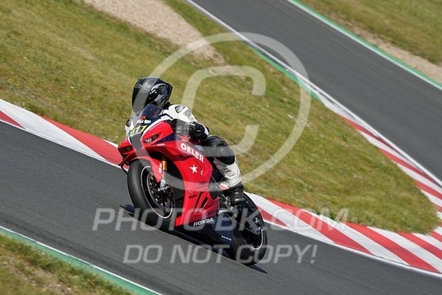 2025_05_12_PBK_14624 | Sportfotografie; SlowMotion; Video; Rennstrecke; Hafeneger; Speer; Racing; RSE; BMW; CBO; Trackday; Motorsportarena; Hockenheimring; Brno; Most; Barcelona; Valencia