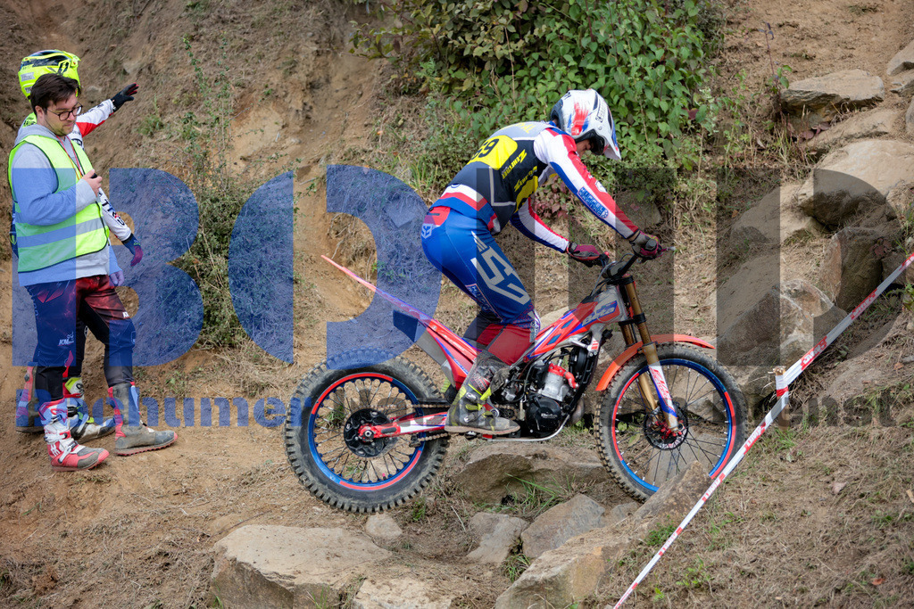 SES_DMTRIA20240929-41 | bond - Realisiert mit Pictrs.com