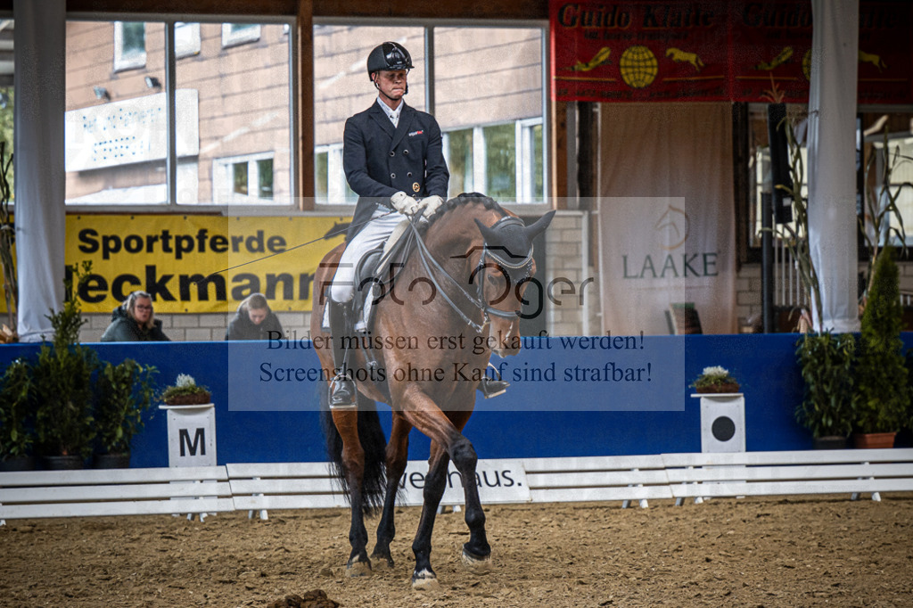 DOS_0994 | Entdecke hochwertige Reitturnierfotos von Foto Oger. Professionell, emotional und authentisch – jetzt Lieblingsmomente im Shop bestellen.Deutschlandweite Turnierfotografie. - Realisiert mit Pictrs.com