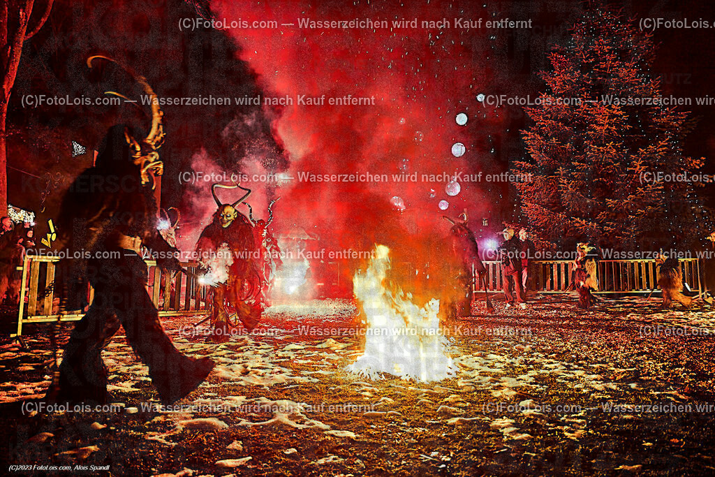 ALP5175_WIESELBURGER ADVENT_Perchtenlauf | (C)FotoLois.com, Alois Spandl, WIESELBURGER ADVENT, Perchtenlauf, So 10. Dez. 2023.