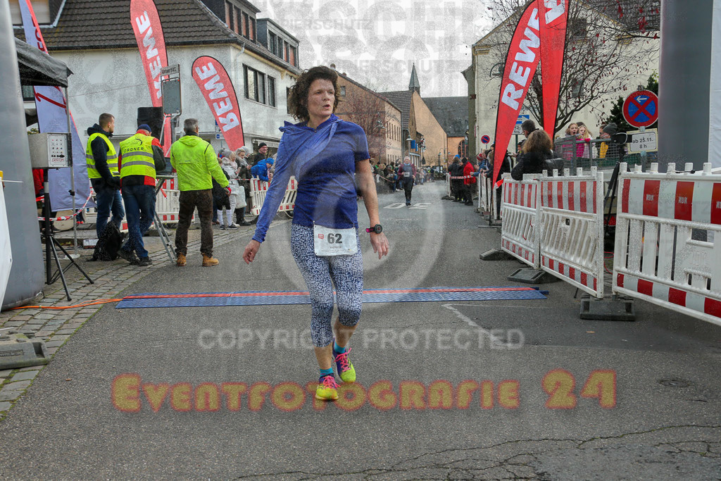 221127_1218_EX1_2396 | Sportfotografie im Rhein-Sieg Kreis, Köln, Bonn, NRW, Rheinland Pfalz, Hessen, etc. Unser Tätigkeitsfeld umfasst den Laufsport vom Volkslauf über den Marathon, Duathlon, Triathon bis zum Ultralauf wie Kölnpfad Ultra oder Schindertrail.