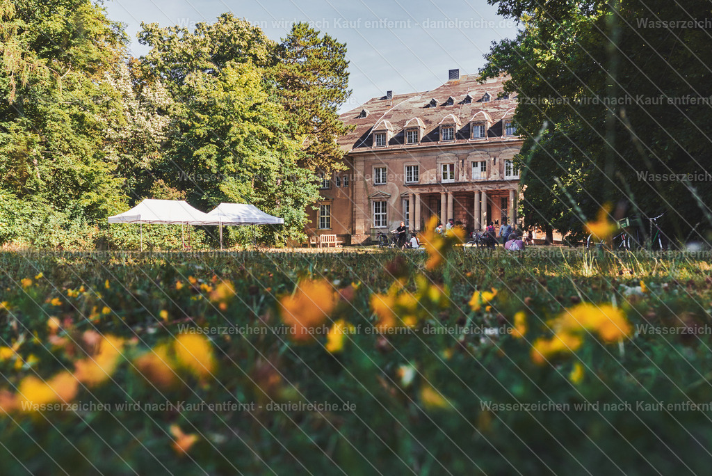 Leipzig Grünau – Sack'sche Villa (Parkschloss Grünau) Haus 16 anlässlich Hörspielsommer zum Grünauer Kultursommer (Sommer 2022) | Leipzig Grünau – Sack'sche Villa (Parkschloss Grünau) Haus 16 anlässlich Hörspielsommer zum Grünauer Kultursommer (Sommer 2022) - Realisiert mit Pictrs.com