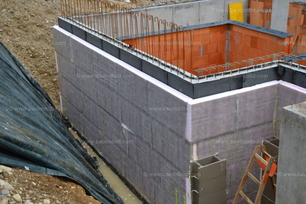 bib-lg05-abdichtungen-0035 | Nach LV-Leistungsgruppen sortierte Detailfotos über den Bau eines Hauses. Alle Hausbau-Bilder direkt vom Urheber und Autor der Website Haus-Selber-Bauen.com