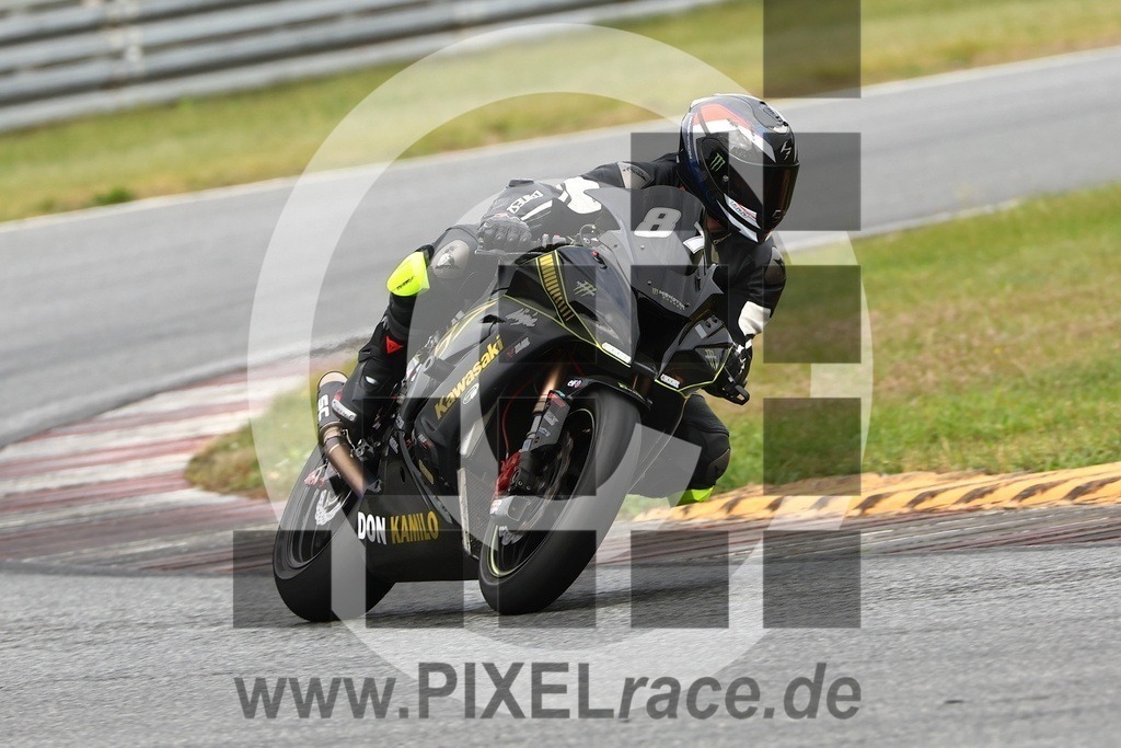 0087-20250908_10241 | Schöne Erinnerungen an spannende Momente - das festzuhalten ist unser Job. PIXELrace.de ist seit 2003 auf den Rennstrecken Europas unterwegs um die Action draußen beim Fahren und die wunderbare Stimmung imm Fahrerlager für euch einzufangen.