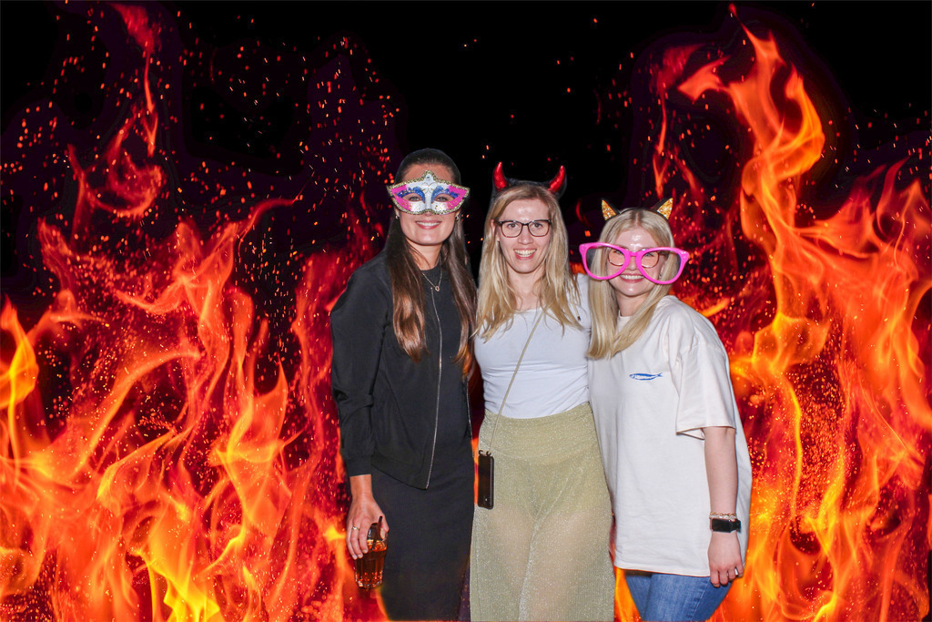 top-top.de-250628-013 | Foto, Video, Fotografie, Videografie, Fotobox, DJ, Discjockey, Musik, Musikbox, Veranstaltung, Photobooth, Amazon, Ebay, Buchtipp, Bestseller, Autor, Verlag, Buch, Wesel, Hamminkeln, NRW, Dinslaken, Rees, Drohne, Hochzeit, Party, Fotobox, Wesel, Fotograf