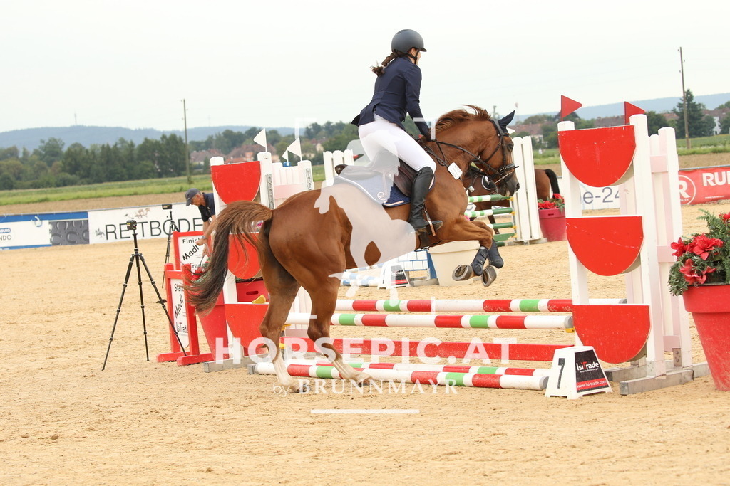 DL2Q3177 | Willkommen bei Brunnmayr - Design & Fotografie – Ihrem Spezialisten für Reitturniere und Pferdeveranstaltungen in Oberösterreich, Salzburg und Bayern! Seit über 17 Jahren sind wir leidenschaftlich dabei.