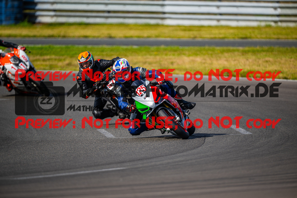 MaZZes_FotoMatrix_240724_6007705_2-730 | ROT