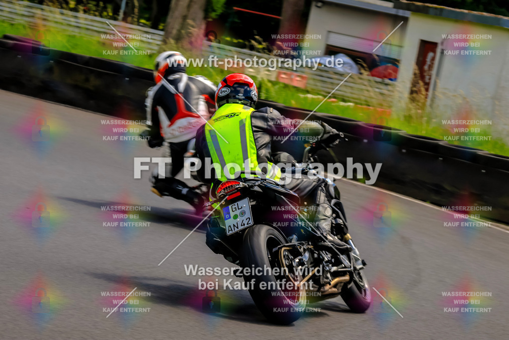 VBK-8007 | Hier findet Ihr Bilder von Touristenfahrten auf der Nürburgring Nordschleife oder von anderen Veranstaltungen die ich besucht habe. Viel Spass beim Durch Schauen 