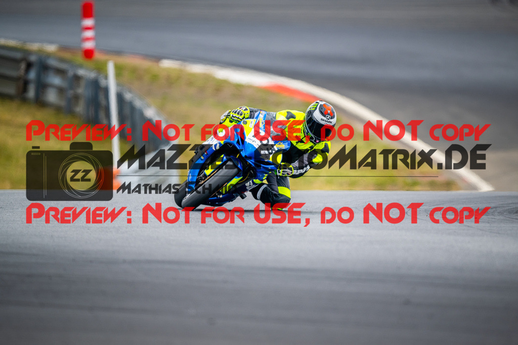 MaZZes_FotoMatrix_230719_4980 | WEISS