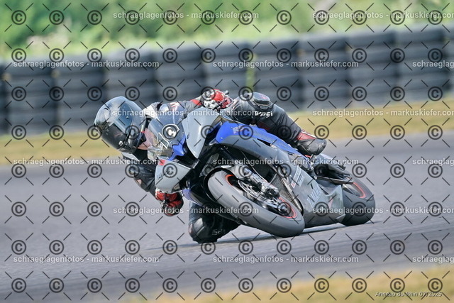 25bt04-1610 | markuskiefer.com - Realisiert mit Pictrs.com