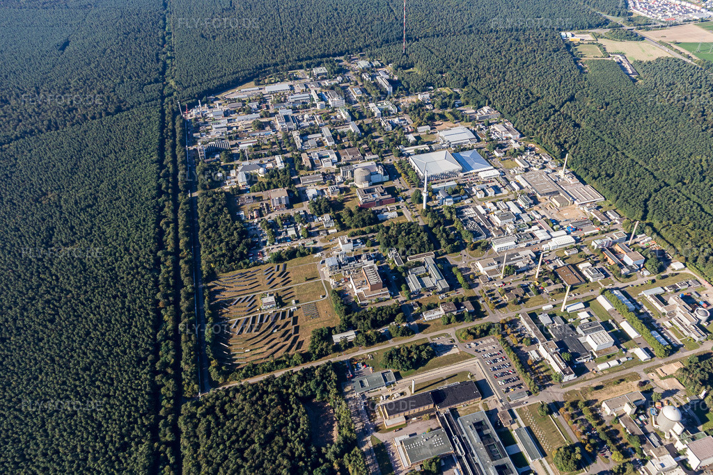 Luftbild: Leopoldshafen, KIT Nord im Ortsteil Leopoldshafen in Eggenstein-Leopoldshafen im Bundesland Baden-Württemberg in Deutschland. Foto: IMG_093970.jpg vom 23.08.2016 durch Werner Riehm/FLY-FOTO.de