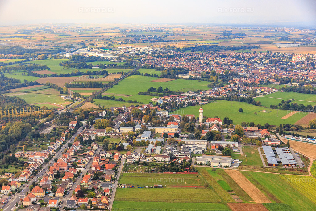 Vue aérienne: Quartier de Stephansfeld à Brumath dans le département Bas Rhin, France.Photo: IMG_074166.jpg prise le 04/10/2014 par Werner Riehm/FLY-FOTO.euRésolution de l'original: 5472 x 3648 px