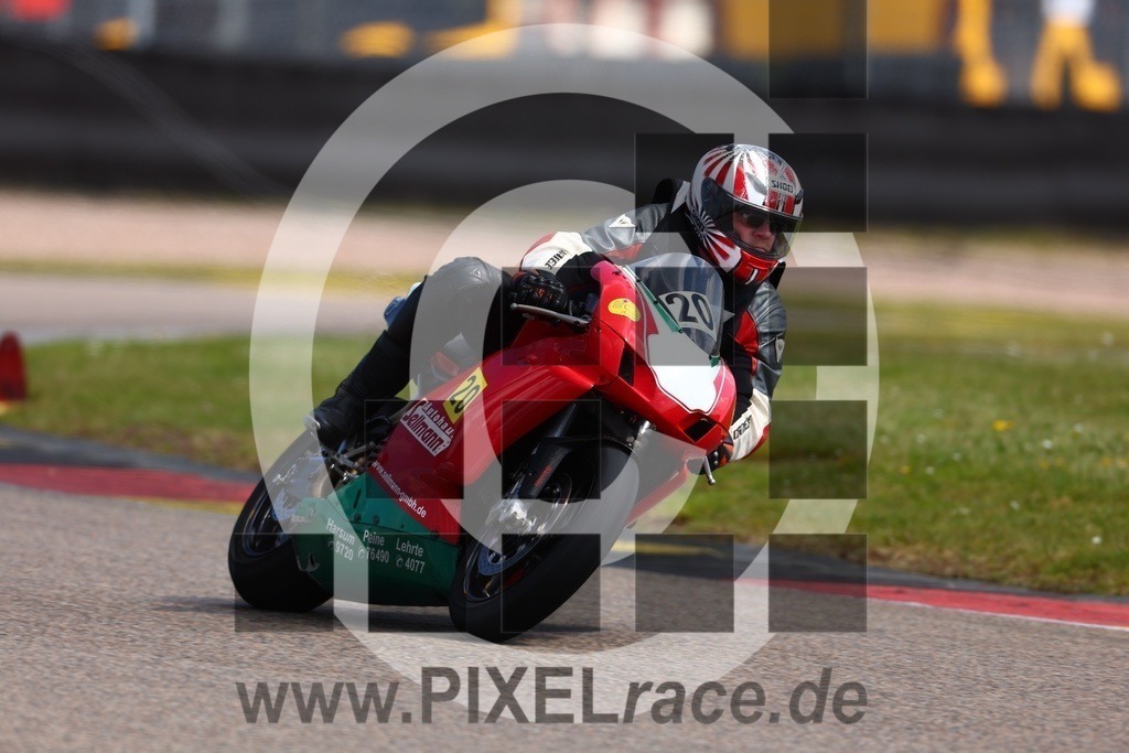 0020-20250526_00984 | Schöne Erinnerungen an spannende Momente - das festzuhalten ist unser Job. PIXELrace.de ist seit 2003 auf den Rennstrecken Europas unterwegs um die Action draußen beim Fahren und die wunderbare Stimmung imm Fahrerlager für euch einzufangen.