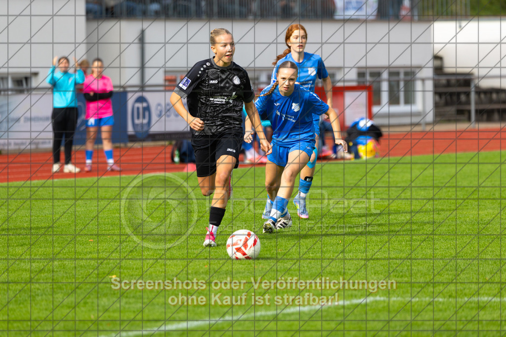 20261010_140833_0619_(c)_by_PhotoPeet | #,1.FC Donzdorf (schwarz) vs. SC Sand (blau), Fußball, EnBW-Oberliga B -Juniorinnen, 05. Spieltag, Saison 2026/2027, Rasenplatz Lautertal Stadion, Süßener Straße 16, 73072 Donzdorf, 10.10.2026 - 14:00 Uhr,Foto: PhotoPeet / Sport- &amp; Eventfotografie / Peter Harich
