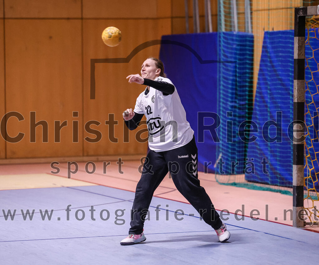 2025-01-18_020_SpVgg_Altenerding_gegen_TV_Altoetting | Erding, Deutschland, 18.01.2025:Handball, Bezirksoberliga Frauen Altbayern 2024 / 2024, 11. Spieltag, SpVgg Altenerding gegen TV Altötting, Endergebnis: 19:24Torfrau Juliane Grimme (TV Altötting, #22)Foto: Christian Riedel / fotografie-riedel.net