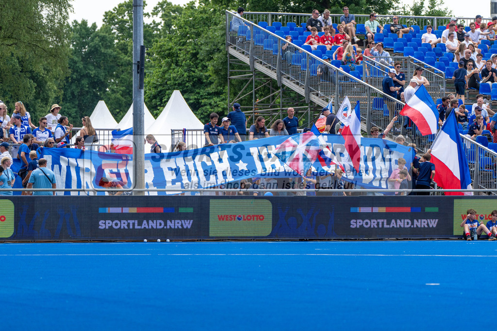 Final4_20250531-1157-HK107503 | Krefeld, Deutschland, 31.05.2025:  Feldhockey Final4 2025 – „Deutsche Feldhockey-Meisterschaften 2025“ im Gerd-Wellen-Hockeyanlage am 31.05.2025 in Krefeld, Deutschland. (Foto von Kramhöller/Fehrmann/Kaste)Krefeld, Germany, 31.05.2025: Feldhockey Final4 2025 – „Deutsche Feldhockey-Meisterschaften 2025“ in Gerd-Wellen-Hockeyanlage at 31.05.2025 in Krefeld, Deutschland. (Foto from Kramhöller/Fehrmann/Kaste)