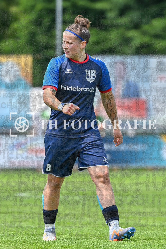 GER, FC Hauingen - SV Waldhaus, Frauen-Fussball, Rothaus Bezirkpokal, Finale, Saison 2024/2025, 29.05.2025 | Julia Schlossarek (FC Hauingen, #08)GER, FC Hauingen - SV Waldhaus, Frauen-Fussball, Rothaus Bezirkpokal, Finale, Saison 2024/2025, 29.05.2025Foto: TH Fotografie/Thomas Hess