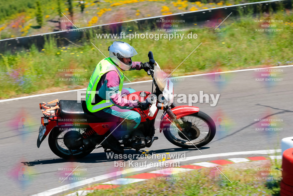 Moto-TeamOBK-22364 | Hier findet Ihr Bilder von Touristenfahrten auf der Nürburgring Nordschleife oder von anderen Veranstaltungen die ich besucht habe. Viel Spass beim Durch Schauen 