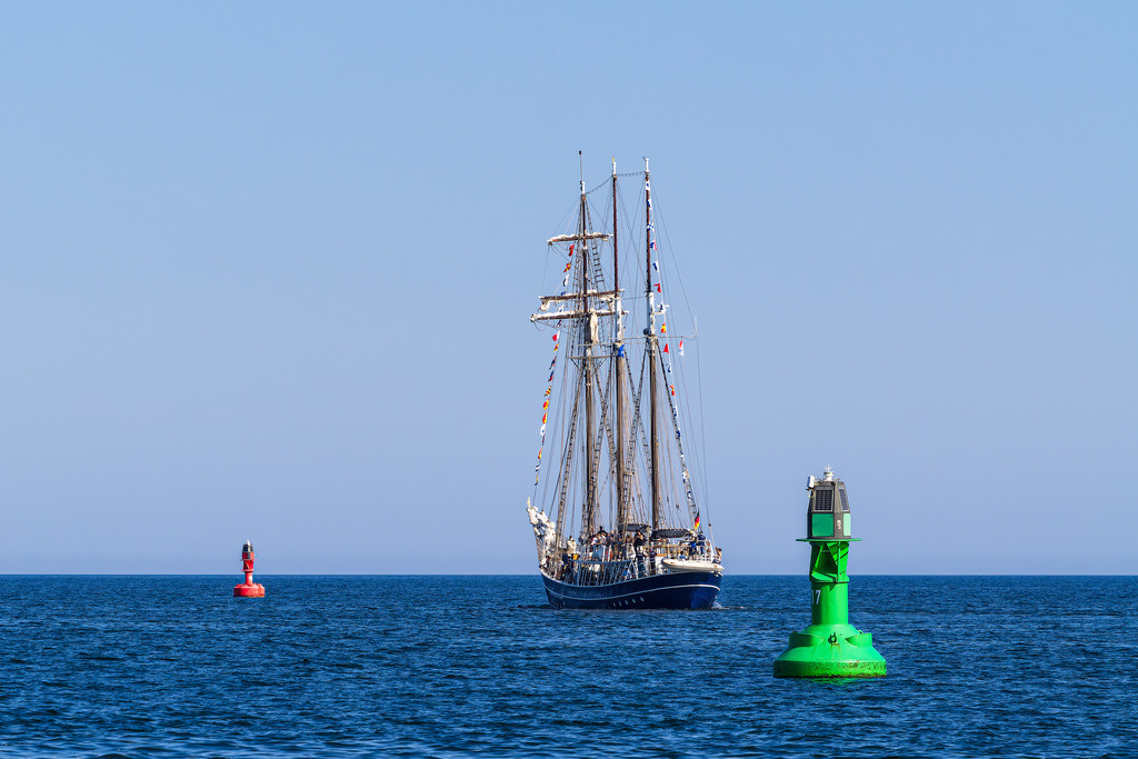 Segelschiff auf der Ostsee während der Hanse Sail in Rostock | Segelschiff auf der Ostsee während der Hanse Sail in Rostock.