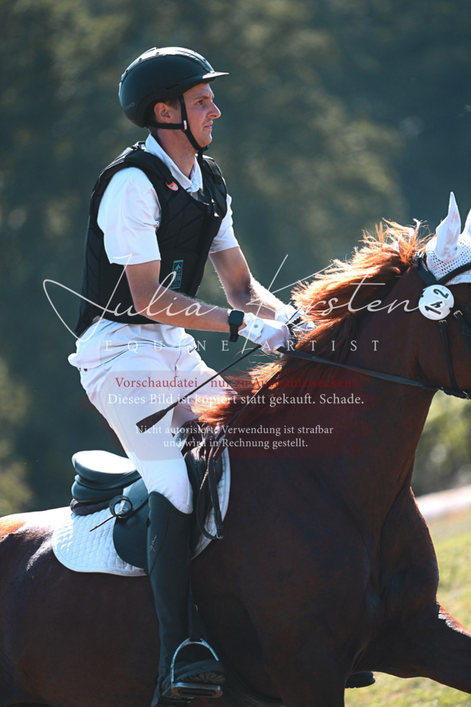 DSC_7986 | Pferde- und Turnierfotografie in Westsachsen. Pferdeportraits, Auftragszeichnungen und intuitive Kunst.