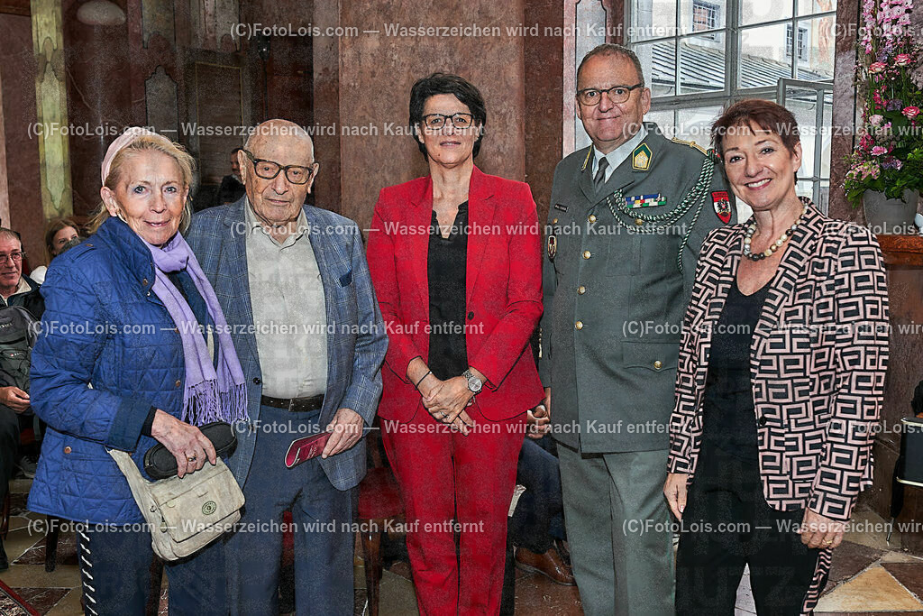 ALS1410_XXXIX-Chopin-Festival_Ausklang_Ehrengaeste | (C)FotoLois.com, Alois Spandl, XXXIX. internationales CHOPIN-Festival in der Kartause Gaming, AUSKLANG in der Barockbibliothek mit der Militärmusik Niederösterreich unter der Leitung von Militärkapellmeister Oberst Adolf Obendrauf, So 6. August 2023.