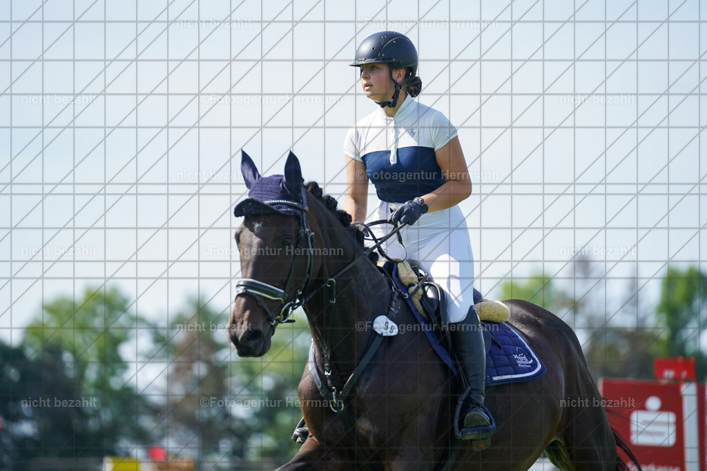 20230917-FAH09487 | Landsberg am Lech, 2023, Kaufbeuren, Kempten, Allgäu, Turnierfotografen Bayern, Fotoagentur Herrmann, Turnierbilder, Reitsport Fotos, Pferdefotograf, Augsburg, Bad Tölz, Dachau, Karlsfeld, Memmingen, Buchloe, Schwabmünchen