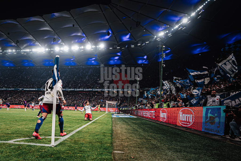 Fußball | Männer | Saison 2024/2025 | 2. Fußball-Bundesliga | 25. Spieltag | Hamburger SV vs. Fortuna Düsseldorf | 08.03.2025 | Otto Emerson Stange (#49, HSV) schießt das 4:1 Tor und jubelt rutscht auf den Knien