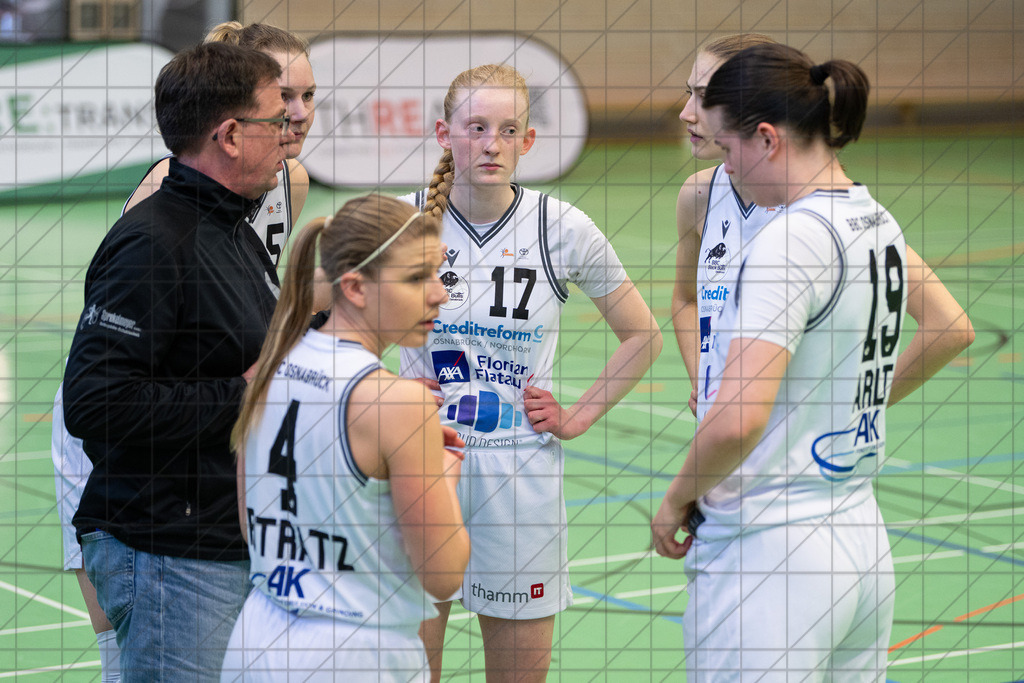 2. DBBL Nord 24/25 | 09.03.2025 | BBC OS vs. ChemCats Chemnitz | 2. DBBL Nord 24/25 | 09.03.2025 | BBC OS vs. ChemCats Chemnitz - - - - - CREDIT, www.bullenfotos.de, Martin König, Hörner Weg 40, D-49078 Osnabrück, +4917663732967, Nutzung und Weitergabe nur zu den vereinbarten Zwecken. Presseanfragen an Urheber. Alle Rechte beim Urheber. - - - - - - Realisiert mit Pictrs.com