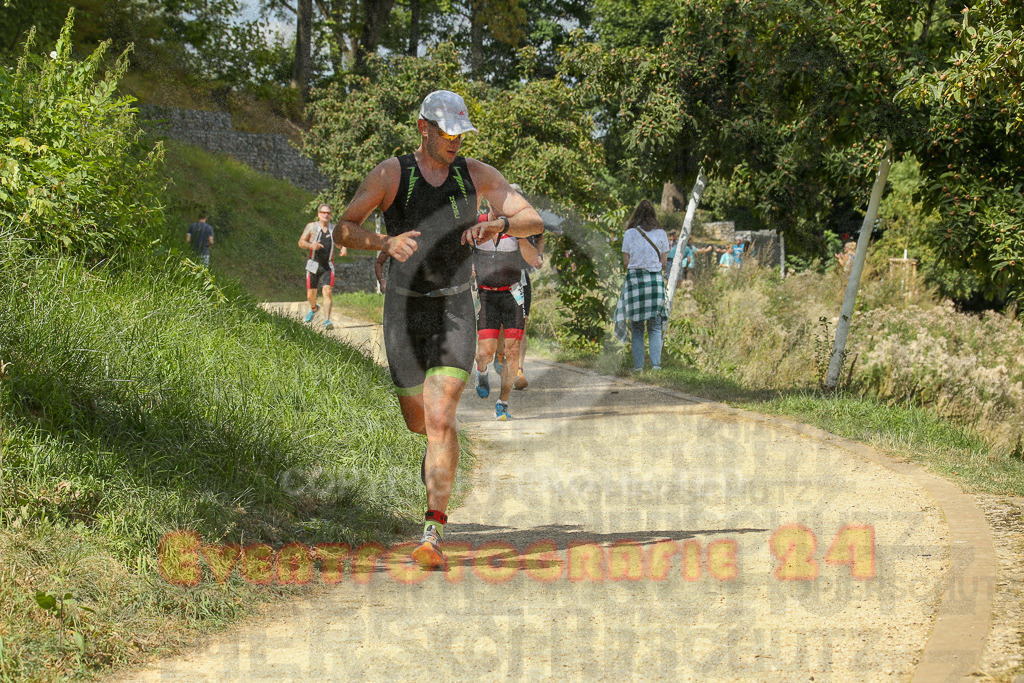 250824_1332_EX1_2751 | Sportfotografie im Rhein-Sieg Kreis, Köln, Bonn, NRW, Rheinland Pfalz, Hessen, etc. Unser Tätigkeitsfeld umfasst den Laufsport vom Volkslauf über den Marathon, Duathlon, Triathon bis zum Ultralauf wie Kölnpfad Ultra oder Schindertrail.